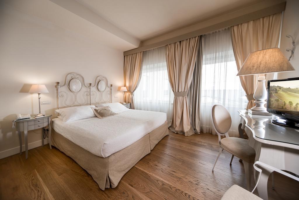 Hotel & Residenza 100 Torri Ασκόλι Πιτσένο Εξωτερικό φωτογραφία